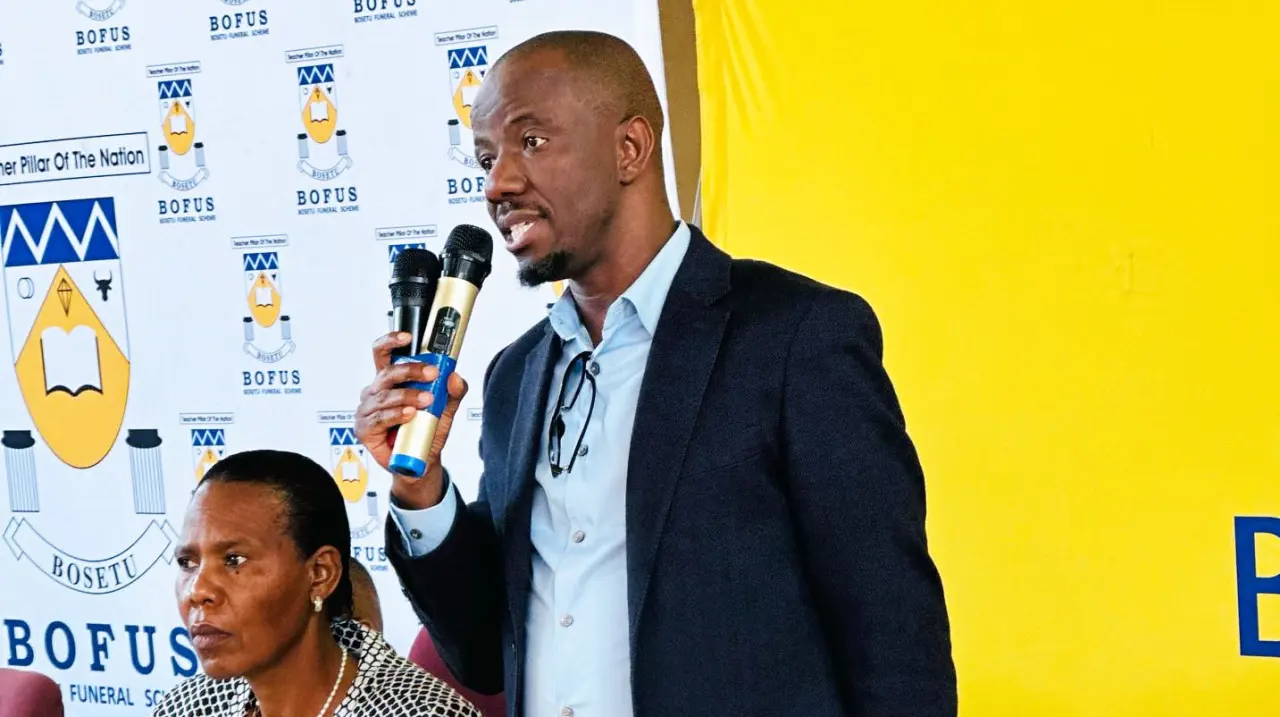 Boitekanelo College Adopts Kagiso Senior Secondary School