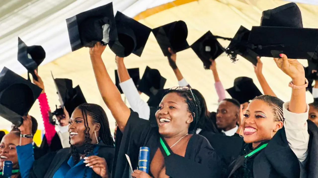 Boitekanelo College Graduation